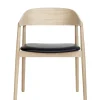 AC2 armchair Oak white pigm. lacquer leather seat