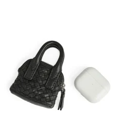 Amayambg Charm, Weave