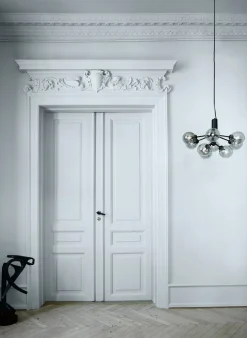 Apiales 9, satin black / smoked black