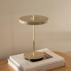 Asteria Move Monochrome