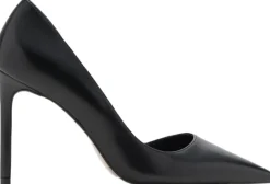 Asymmetrical heeled shoes