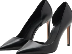Asymmetrical heeled shoes