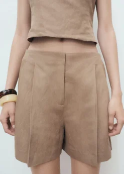 BERMUDA SHORTS. -- TERESA