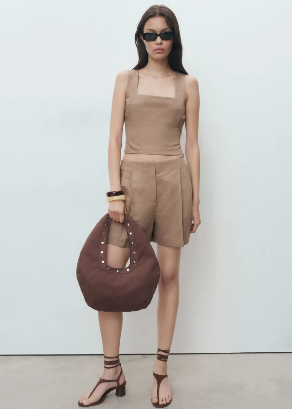 BERMUDA SHORTS. -- TERESA