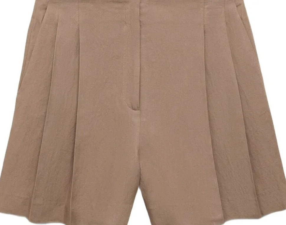 BERMUDA SHORTS. -- TERESA