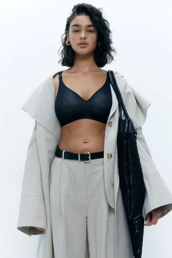 C Magnifique Wirefree support