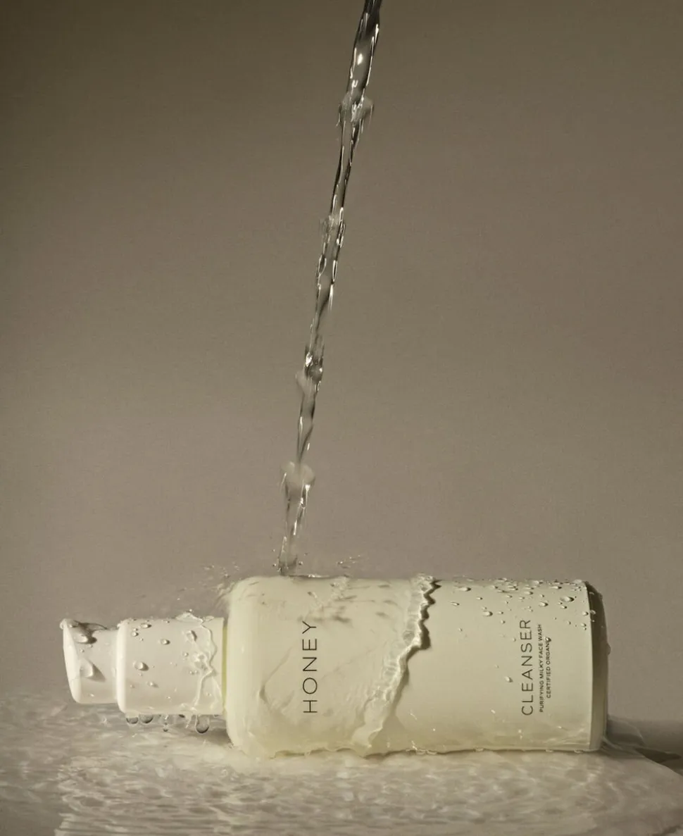 Cleanser - purifying milky face wash