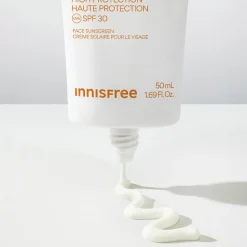 Daily UV Defense Sunscreen SPF 30 - UVA and UVB Protection