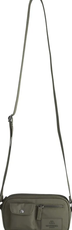 DarlaMBG S Cross. , Monochrome