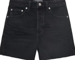 Denim shorts with frayed hem
