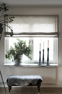 Ebba Roman Blind