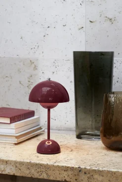 Flowerpot Portable Lamp VP9, Magnetic Charger