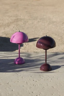 Flowerpot Portable Lamp VP9, Magnetic Charger