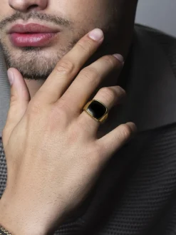 Gentlemen's Gold Signet Ring with Black Onyx