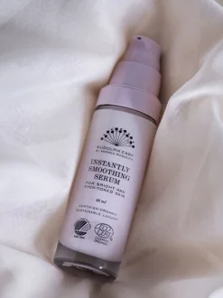 Instantly Smoothing Serum