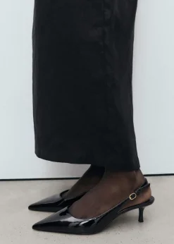 Kitten-heel patent leather shoes