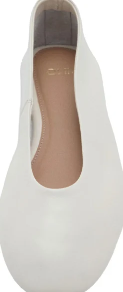 Leather ballet flats