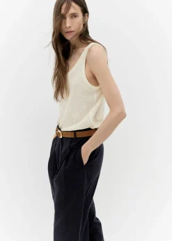 Leather belt with oval buckle