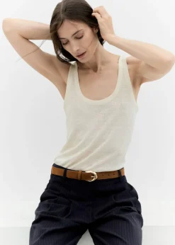 Leather belt with oval buckle