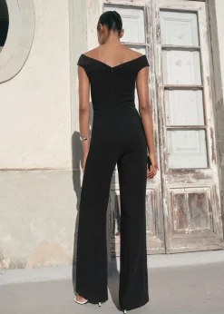 Long jumpsuit with asymmetrical nec