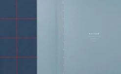 Medium notesbog med syet ryg, Mørk blå