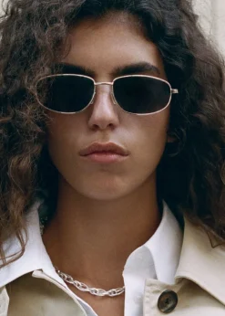 Metallic frame sunglasses