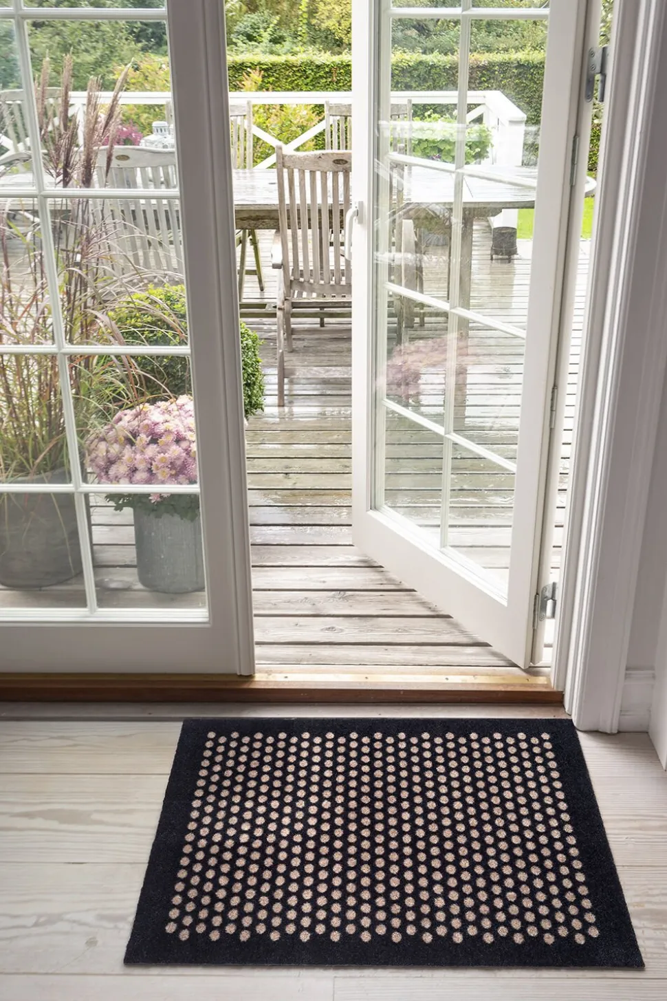 Måtte 60x90 cm, dot sort/sand