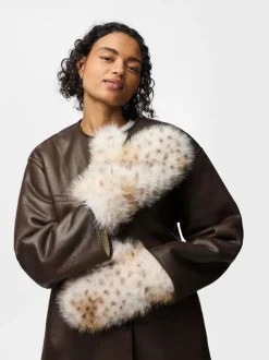 PCPLUSH FLUFFY MITTENS