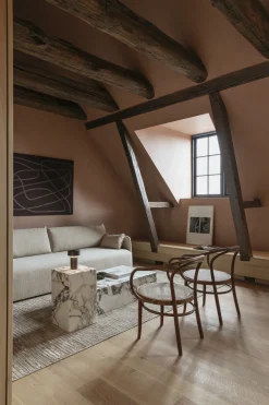 Plinth Tall, Calacatta Viola