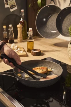 Salina Ceramic Stegepande, 32 cm, Aluminium, Titanium forstæ