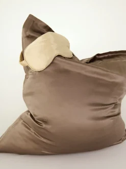 Silke pudebetræk med lynlås, 100 % morbærsilke, 60x63 cm, mørk beige