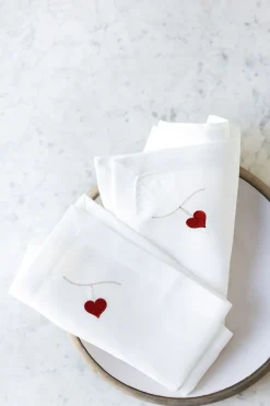 Stofserviet med Broderet Hjerte