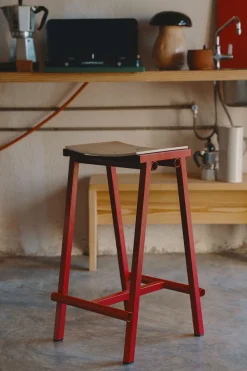 Taburete 8 Bar stool Low Signal red
