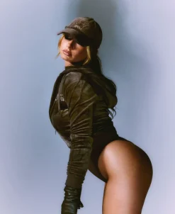 Tessa x Juicy - kasket m. broderet vingemotiv