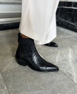 THE WALKING BOOT - LEATHER