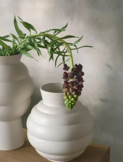 Tortus Archie vase No3 white