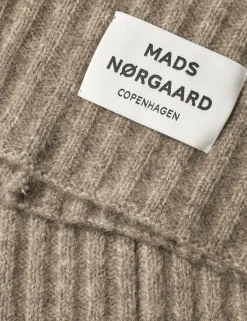 Tosca Snatie Neck Piece