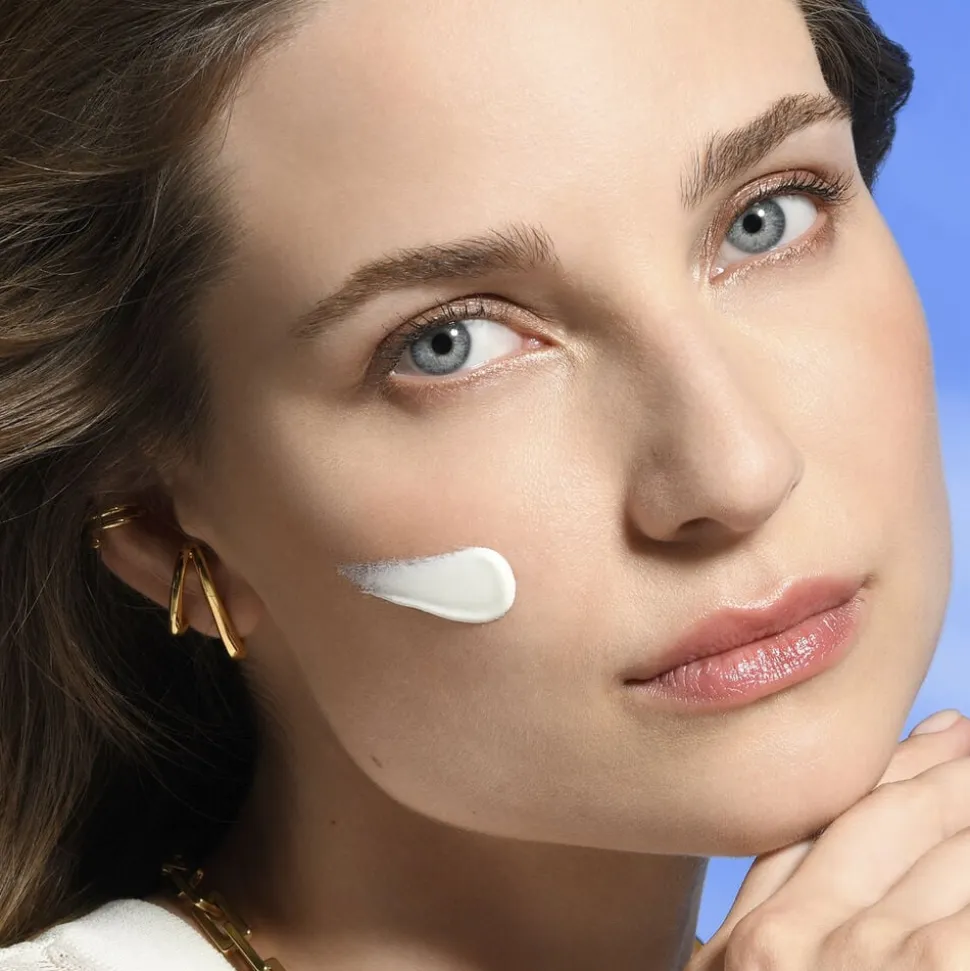 UV Defense Protective Hydrating Fluid SPF50+